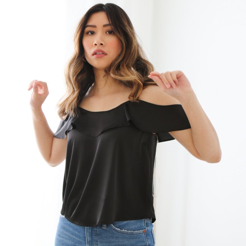 NWT Chloe & Katie Cold Shoulder Blouse - Size XS
